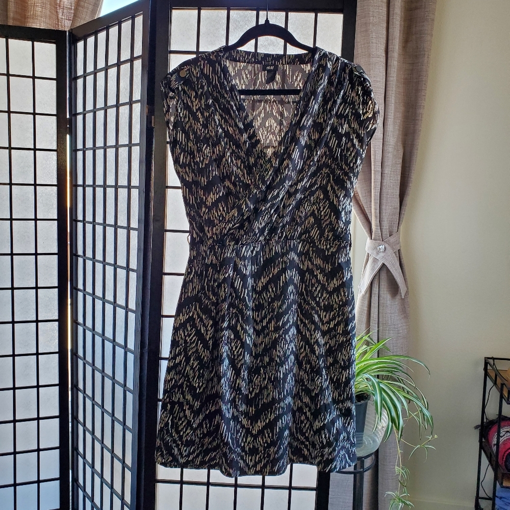H&M Size 12  Black and White Printed Dress